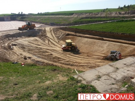 Подготовка основания водоёма из геомембраны