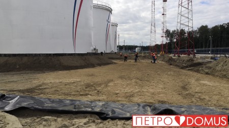 Гидроизоляция нефтяных терминалов геомембраной HDPE